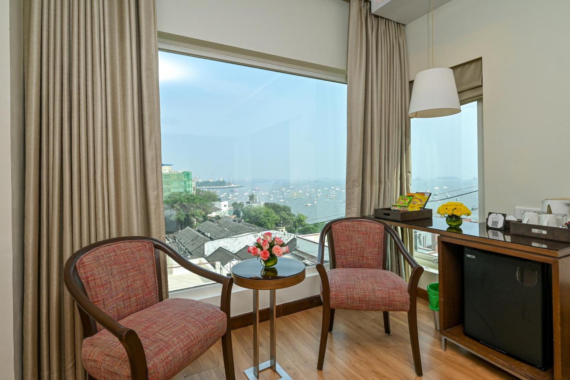 Fariyas Hotel Mumbai , Colaba Exterior photo